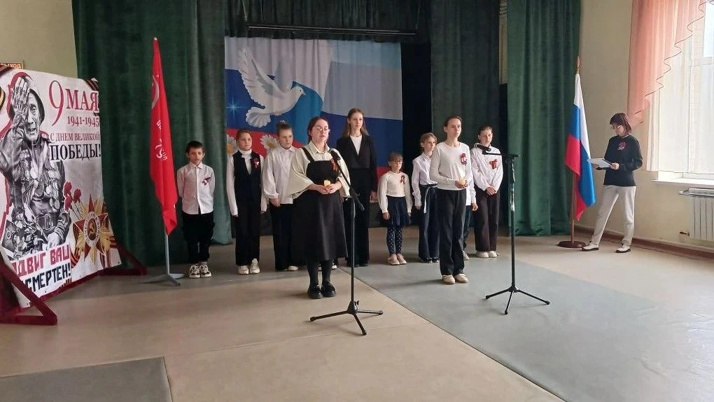 Сегодня в МКОУ СОШ №5 села Шумный царила особая атмосфера. Мы собрались на линейке-мити...