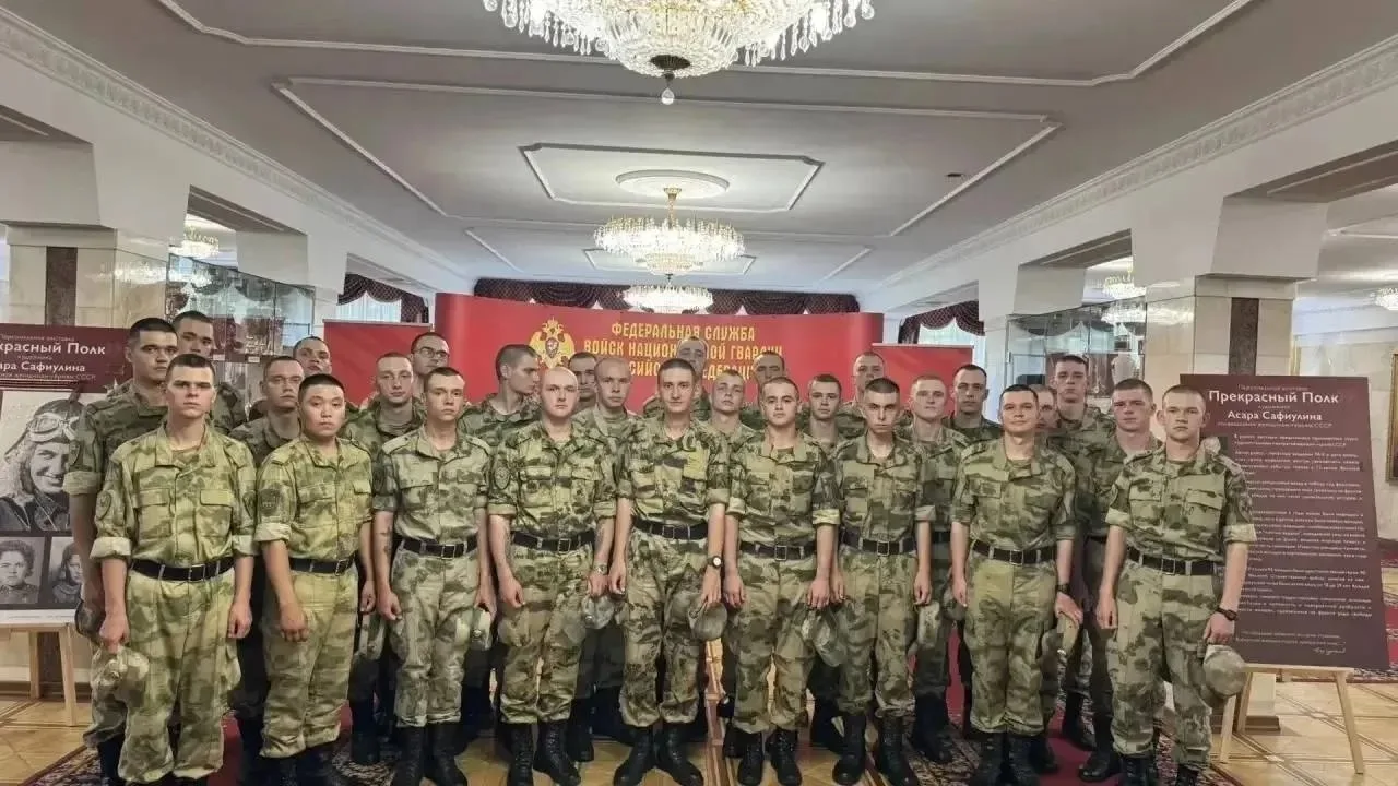 В рамках комплекса мероприятий, посвящённых Дню России, личный состав войсковой части 3500 посетил Ц