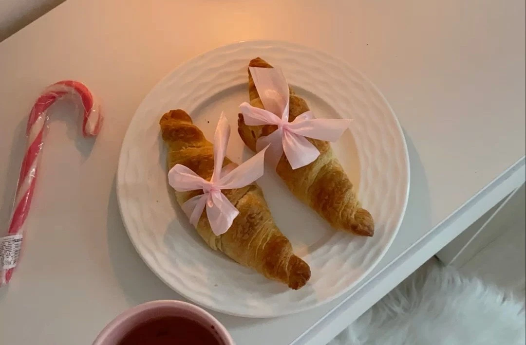 ☀️ Доброе утро

Пусть сегодня утро будет спокойным. 💌

🎀 Сделай вдох,
сделай тёплый напиток,
дай с