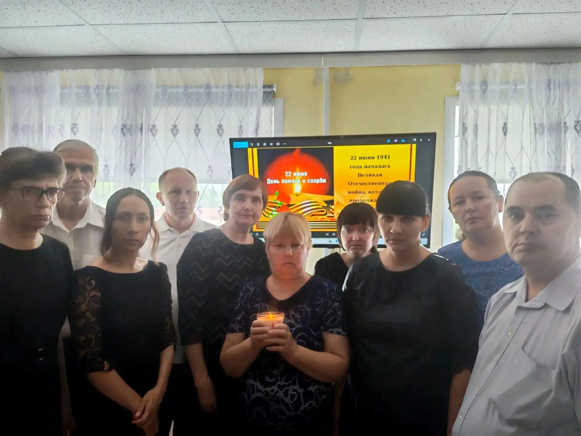 В "Доме социального обслуживания "Алексеевский" прошёл патриотический час, посвящённый Дню памяти и 