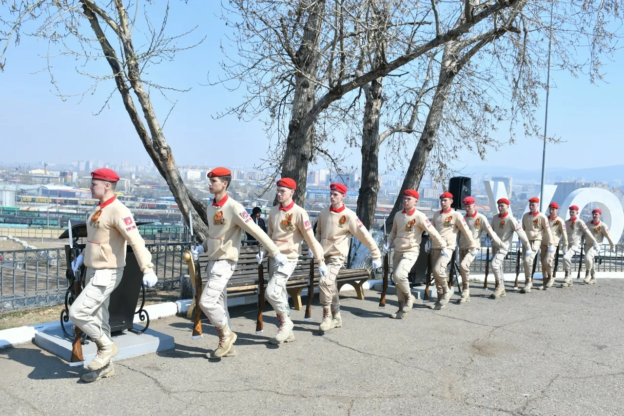В День Победы, над Читой на Титовской сопке возле часовни Александра Невского трижды прозвучал тради