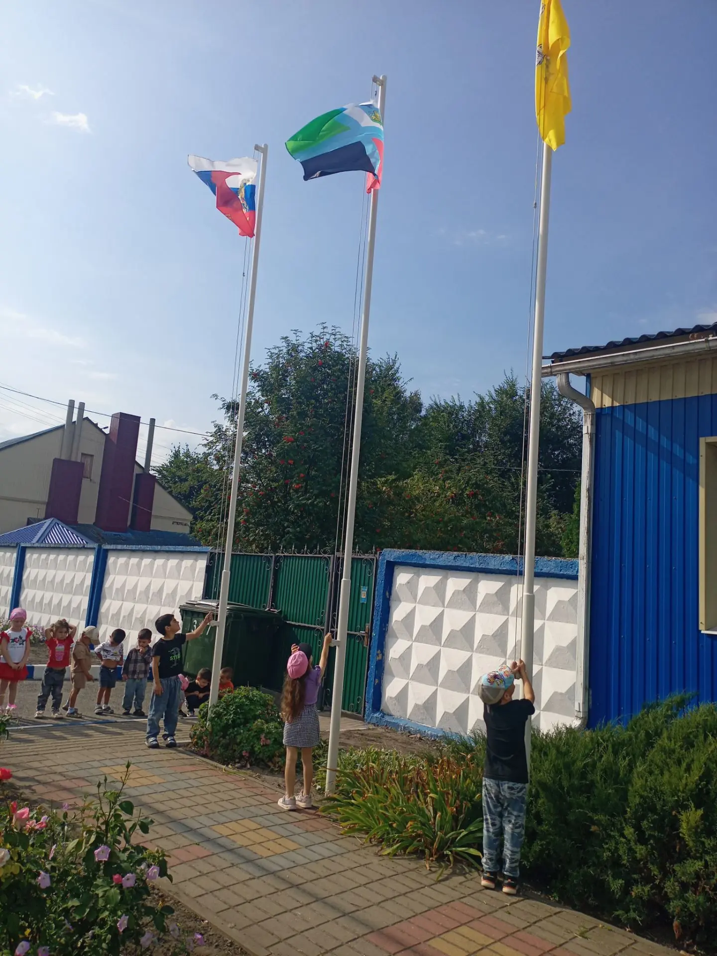 🇷🇺 ДЕНЬ РОССИЙСКОГО ФЛАГА В НАШЕМ ДОУ! 🇷🇺
