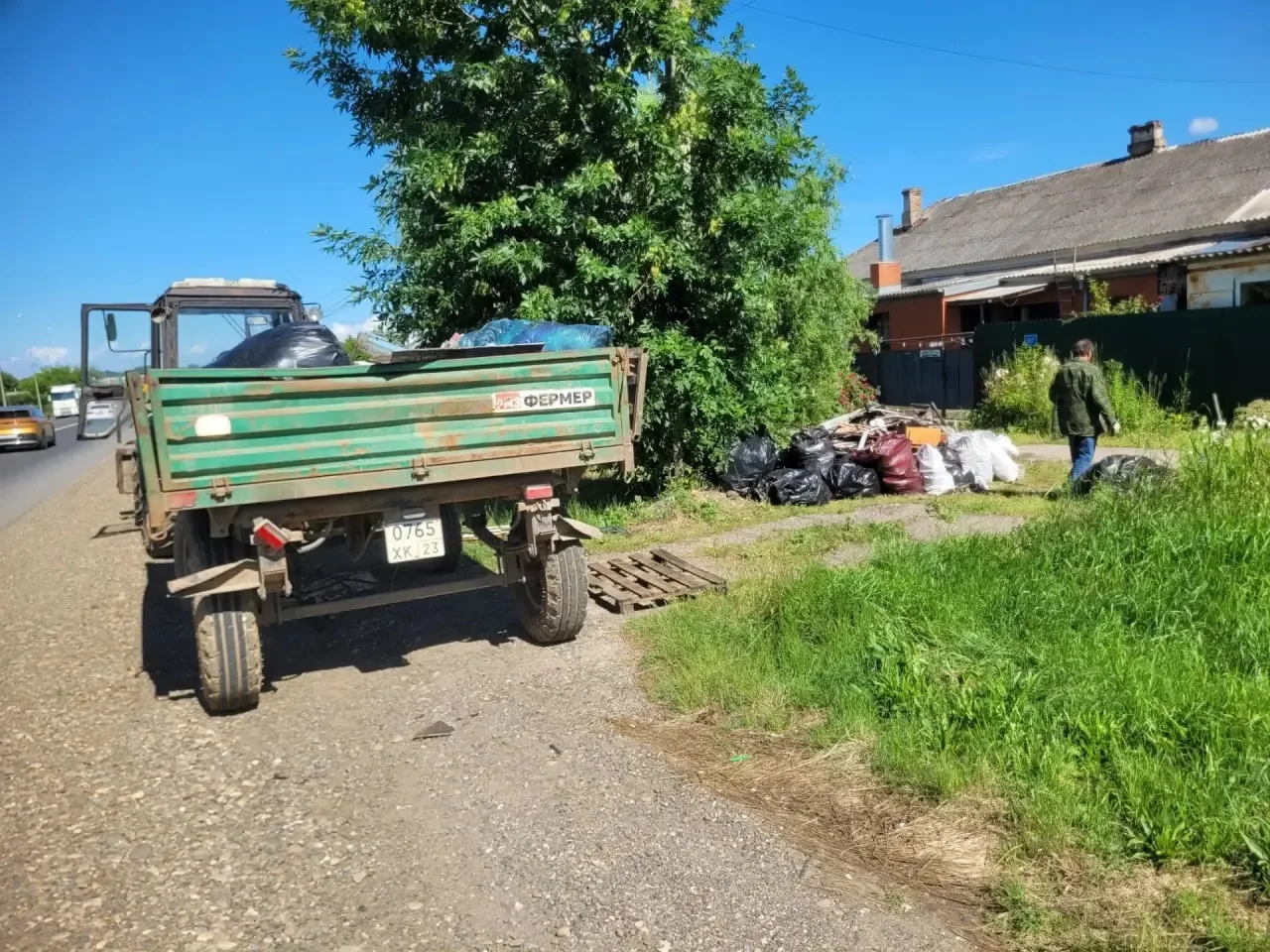 Оказание помощи семье участника СВО в вывозе мусора, образовавшегося после пожара в домовладении , у