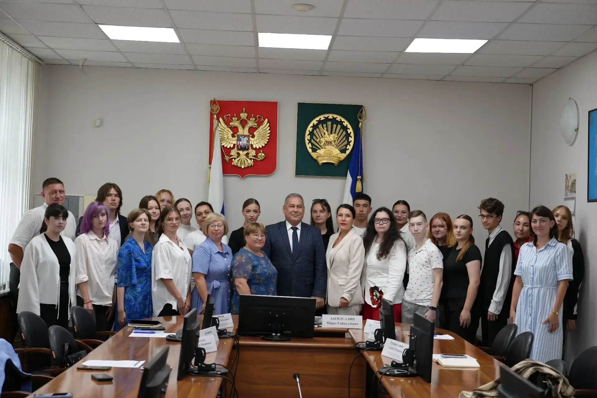 Сегодня встретился с теми, за кем будущее нашего города, — с выпускниками школ, которые уже учатся з
