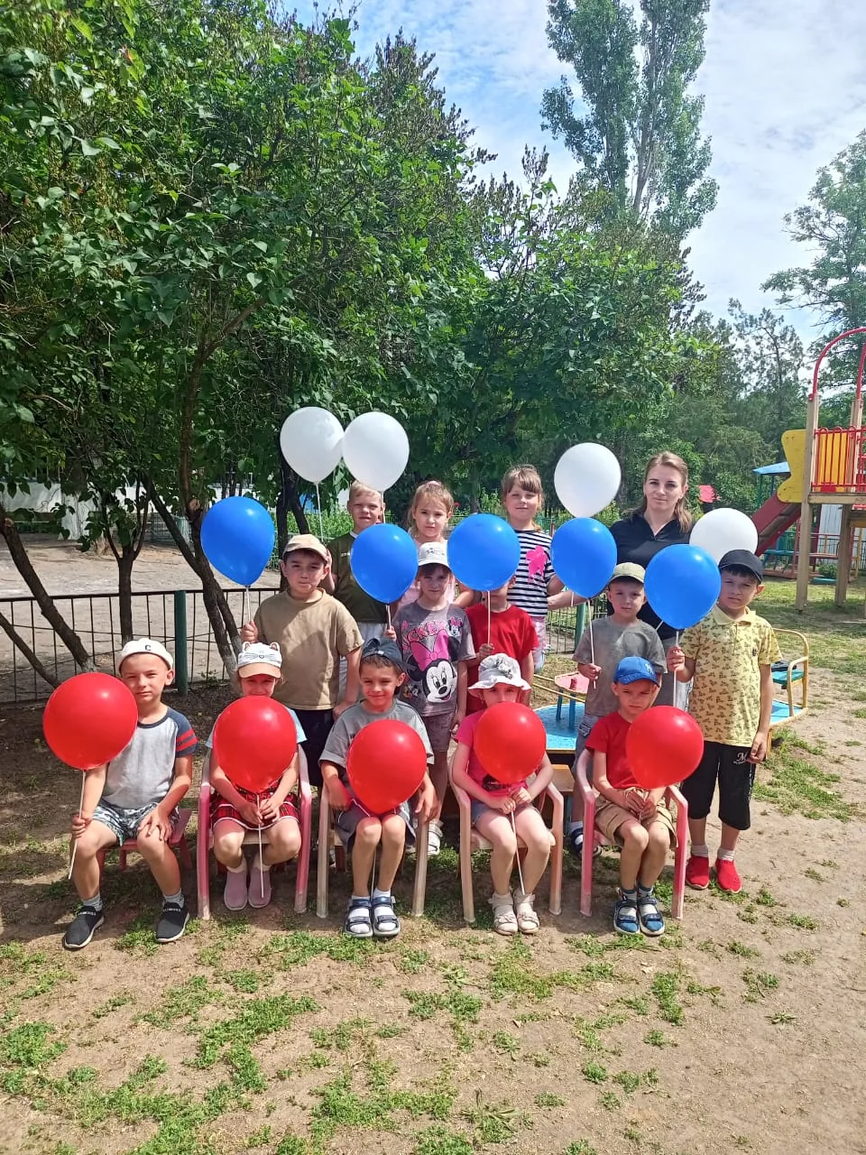 Любимая Родина — с самого детства!

Сегодня наш детский сад отмечает День России. 🇷🇺
Вместе с восп
