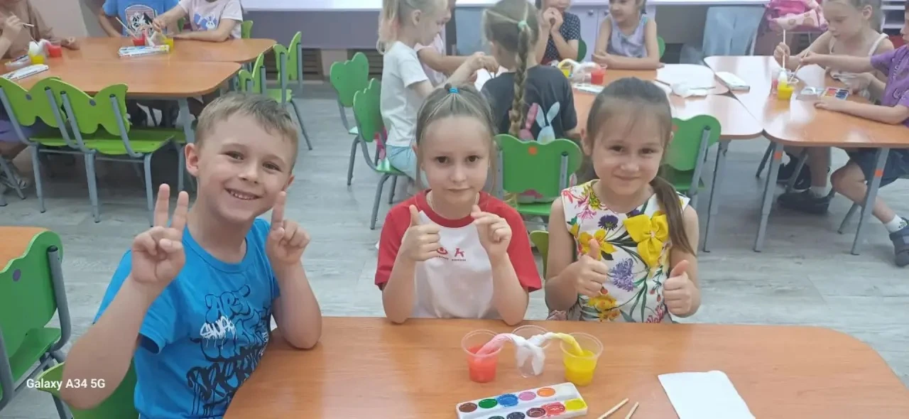 «Сегодня в подготовительной группе ребята провели  эксперимент „Поднимающаяся вода“! Ребята были в в