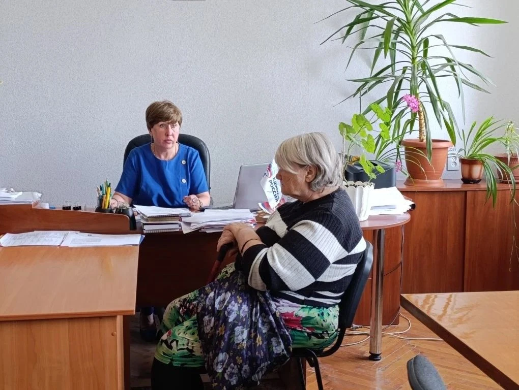 Сегодня, 15 июня, провела личный прием граждан.

В ходе приема были рассмотрены вопросы жилищно-комм