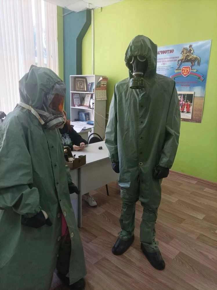 ☢️ Преподаватель ОБЗР Р.В. Бублик провел для студентов отделения сельского хозяйства и строительных 