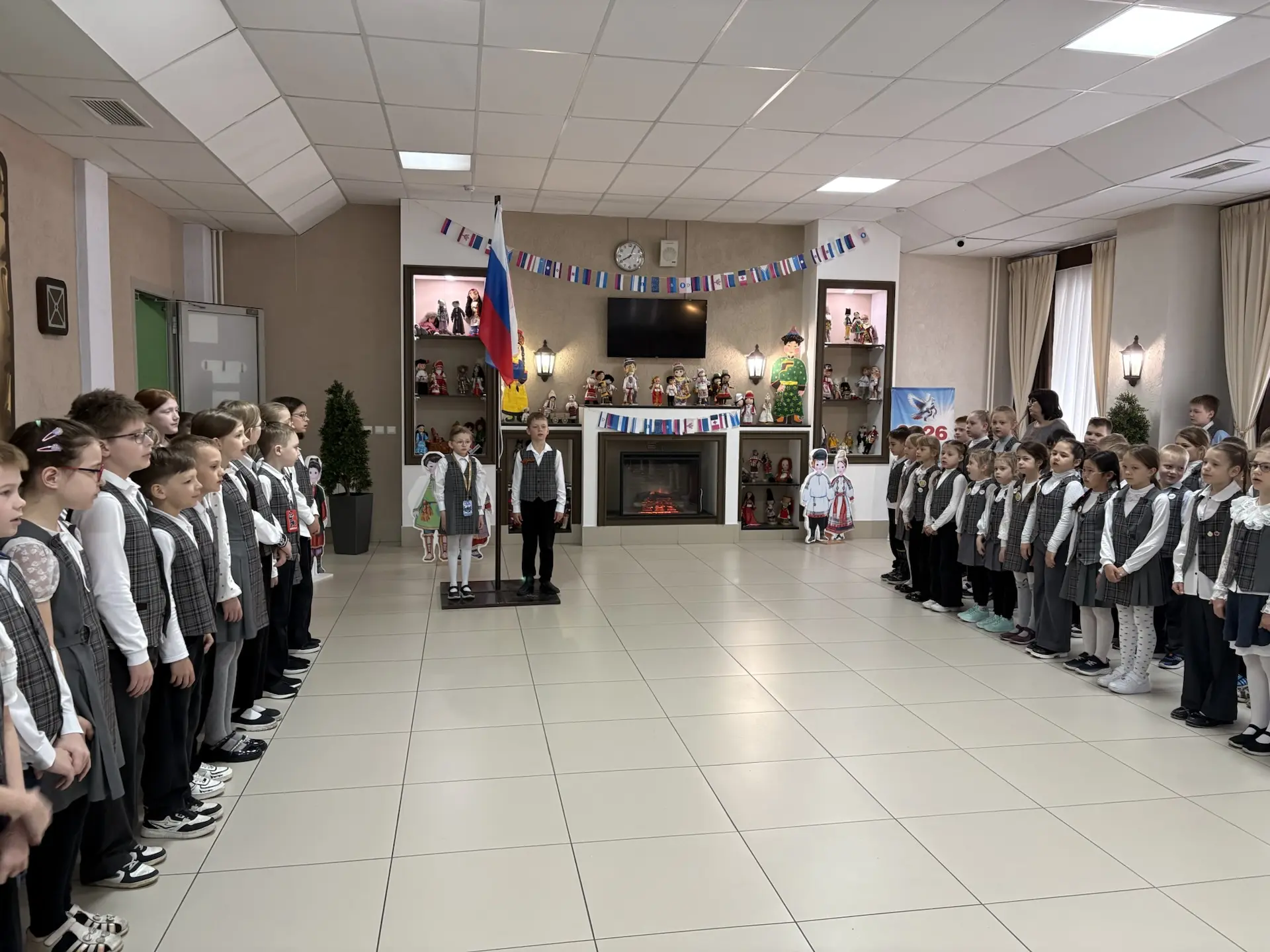 👍Старт учебной недели: торжественная линейка и заслуженные награды!  Новая неделя в нашей школе нача