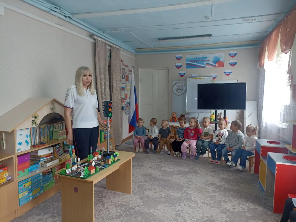 В рамках оперативно-профилактических мероприятий «Внимание – дети!» в гостях у воспитан...