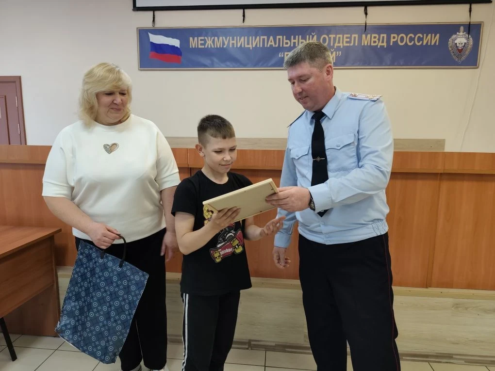 В Буе в канун Дня защиты детей полицейские и общественники наградили призеров регионального этапа ко