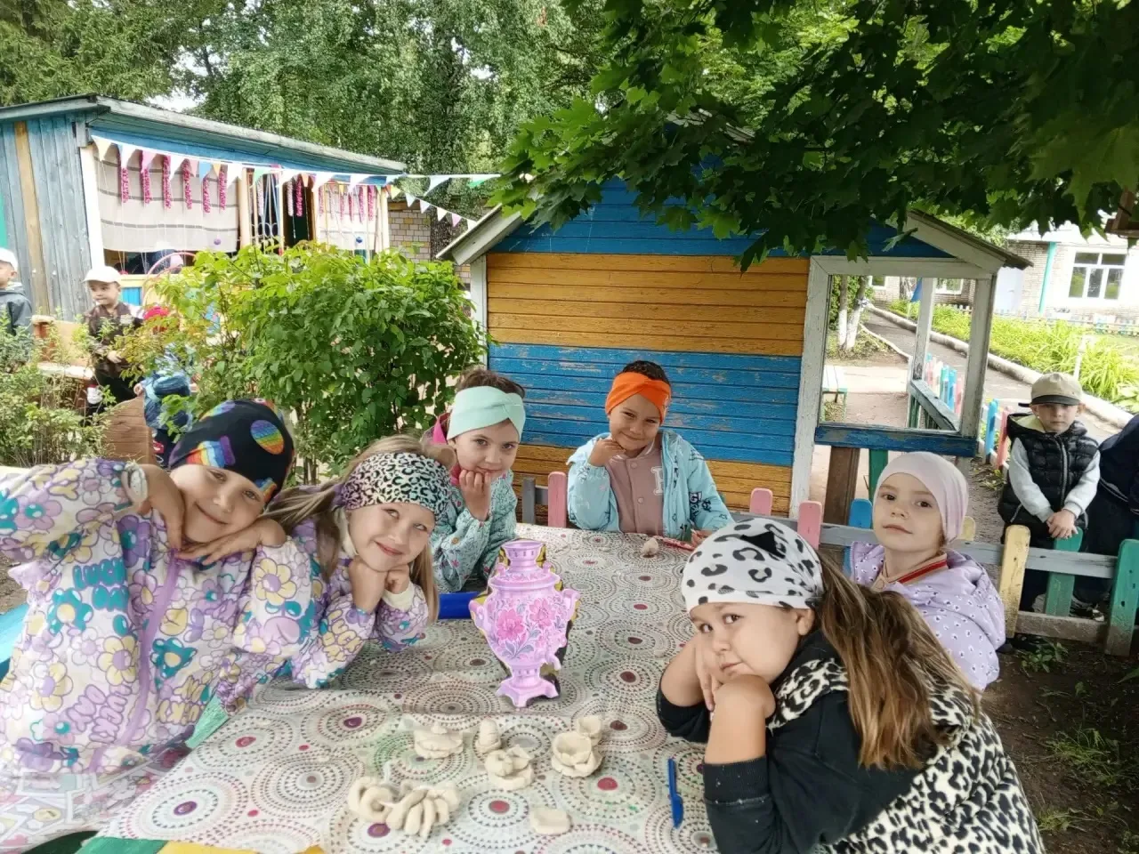 🍵 Самовар пыхтит, и ребята из «Росинки» не скучают!