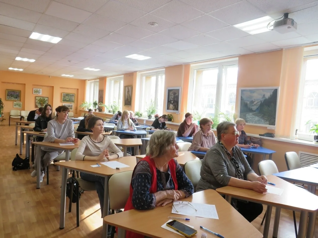 📝Раз в год проходит акция - Тотальный диктант. Это значит, что все, кто интересуется русским языком,