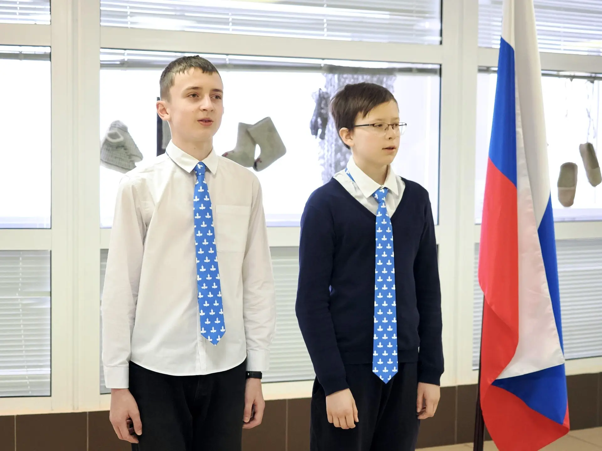 Всем привет! 🚀 Стартовали в новую учебную неделю, последнюю в этом месяце.   🇷🇺 В учебных корпусах п