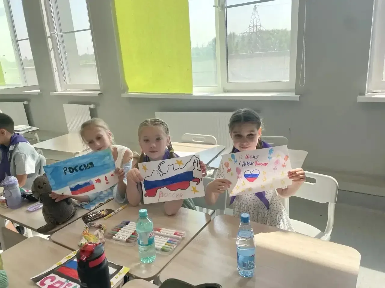 Воспитанники детского лагеря «Колобок» поздравляют всех с Днём России!

#ОбразованиеПодмосковья 
#Об