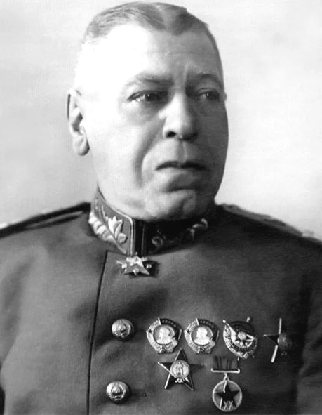 2 октября родился выдающийся военный теоретик, автор культовой книги «Мозг армии», леге...