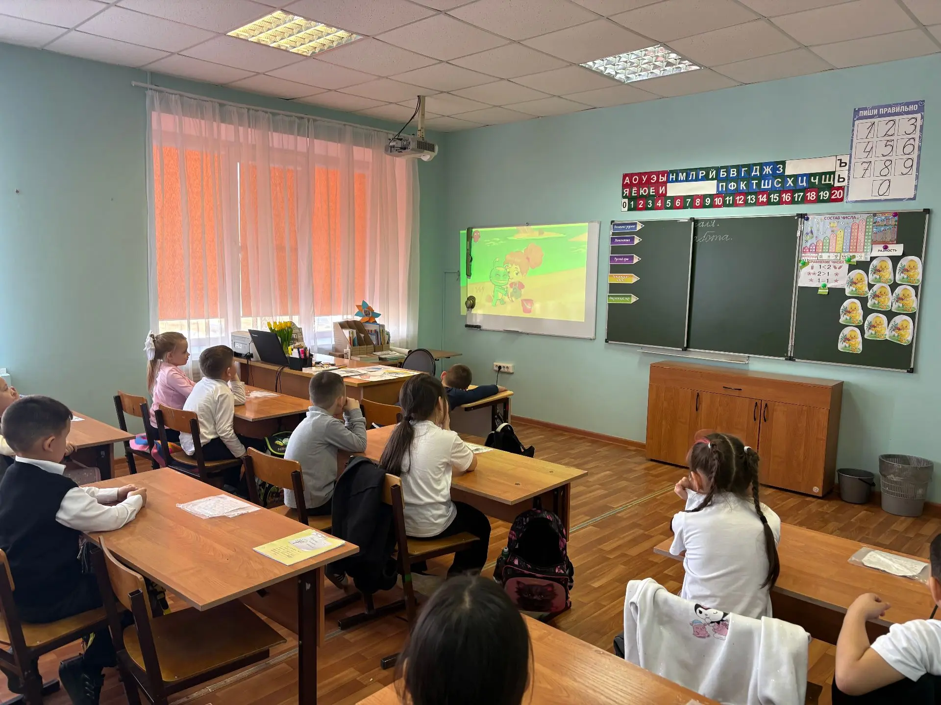 ☘     В рамках онлайн-проекта «Зелёная школа», запущенного Российским экологическим оператором, для 