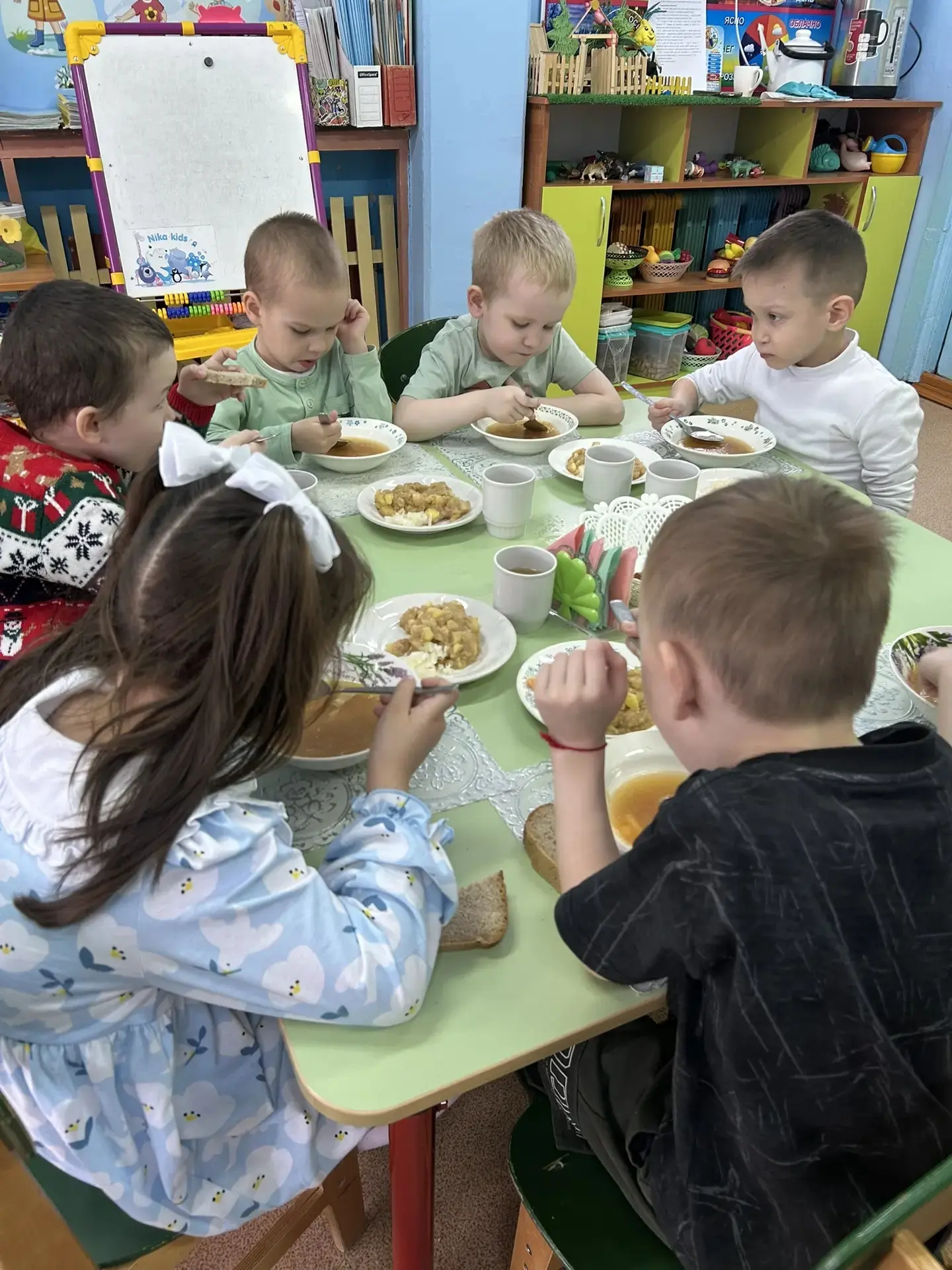 Суп, салат, второе, компот —