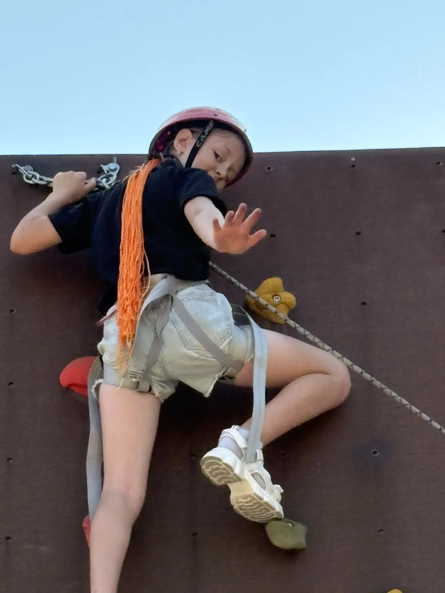 Скалодром покорён! 🧗‍♂️💪

Наши захватывающие приключения на скалодроме продолжаются! Уже в четверг