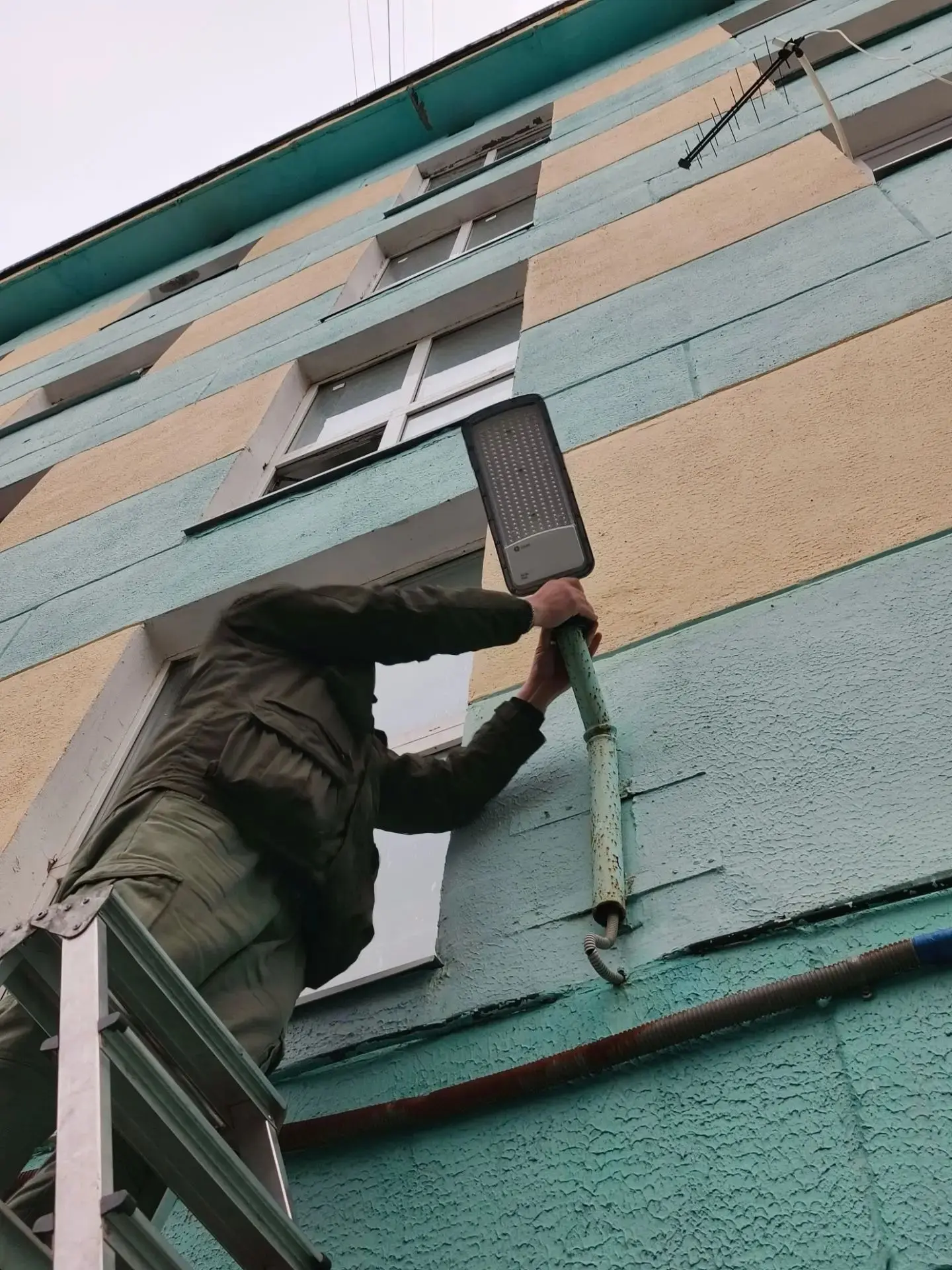 💡 Свет — это не роскошь, а необходимость.
