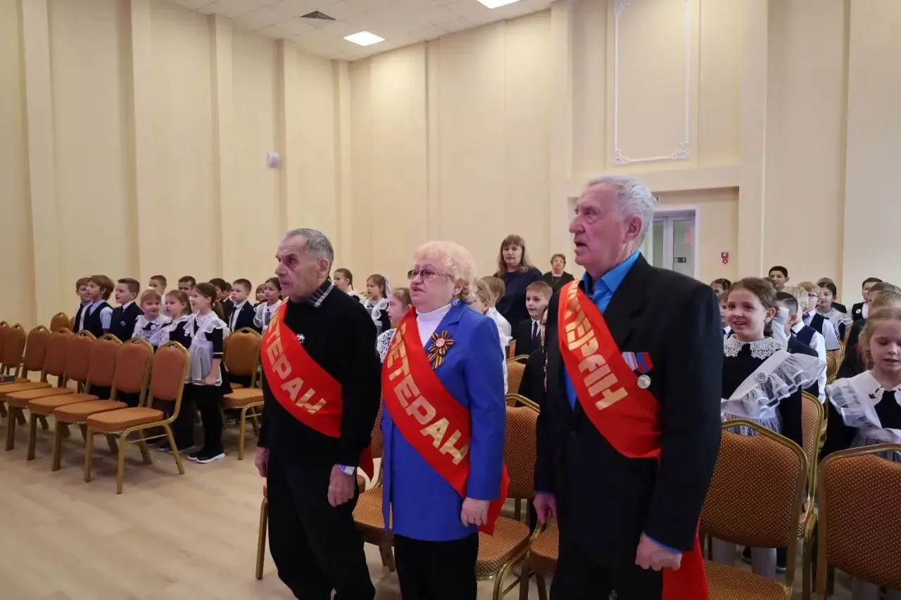 В нашей школе состоялась торжественная церемония посвящения  в Орлята России 🇷🇺 Обучающиеся начально