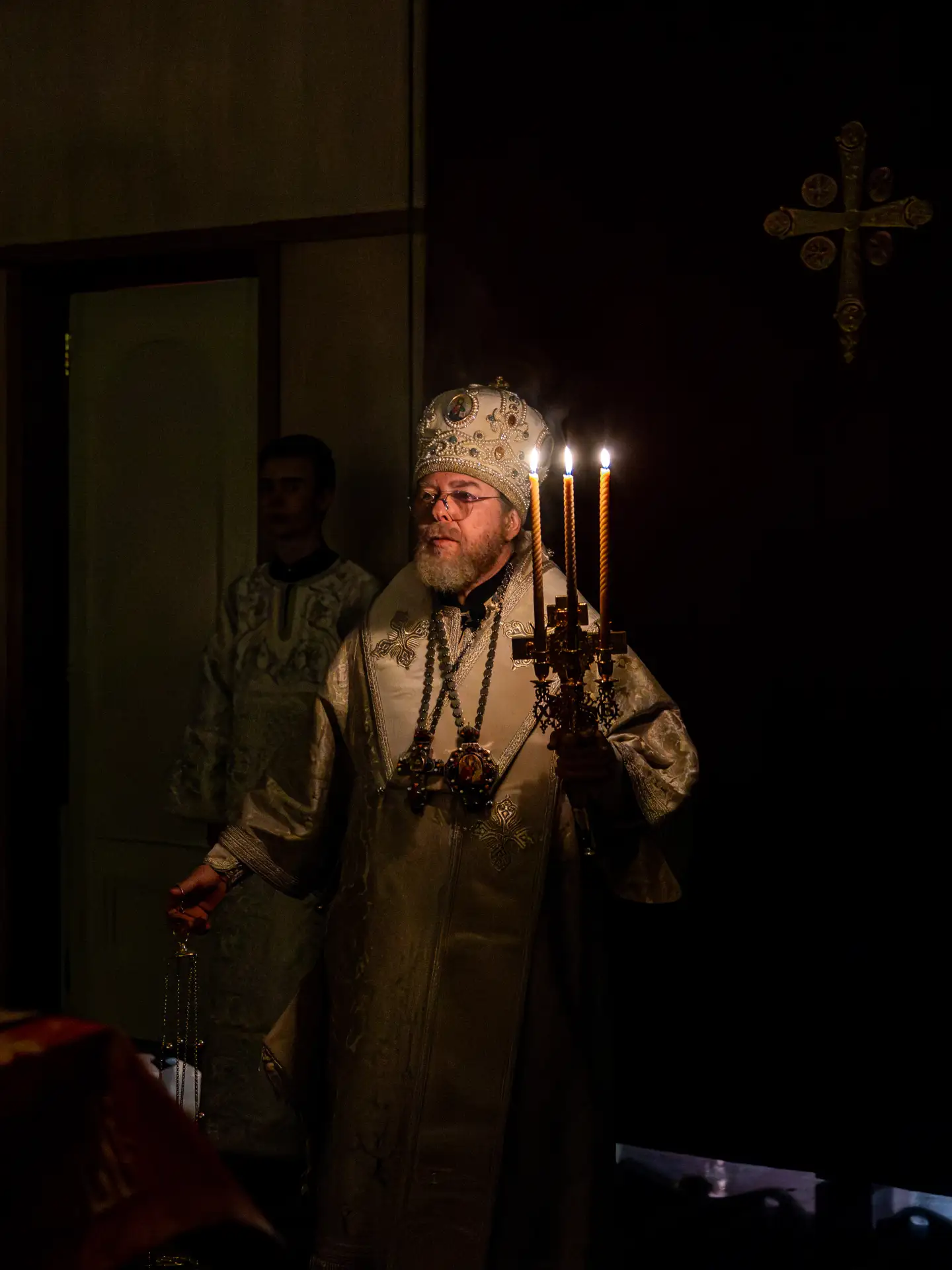 ✨ Митрополит Тихон возглавил Пасхальное богослужение в кафедральном соборе Симферополя  В ночь с 11 
