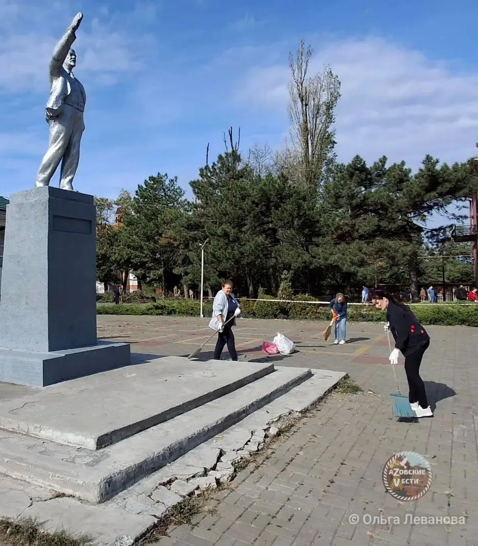 "Ленин и теперь живее всех живых.
