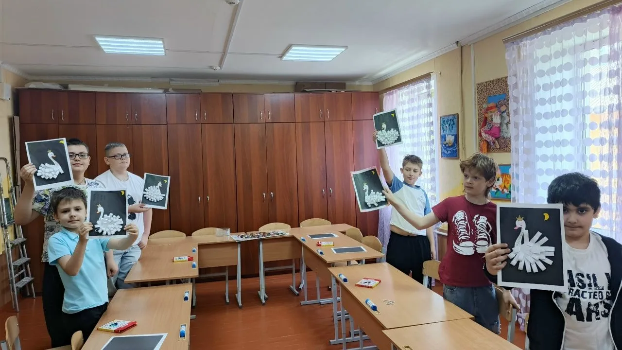 😁В каникулы двери нашего Центра всегда открыты! Сегодня у нас в гостях побывали дети и...