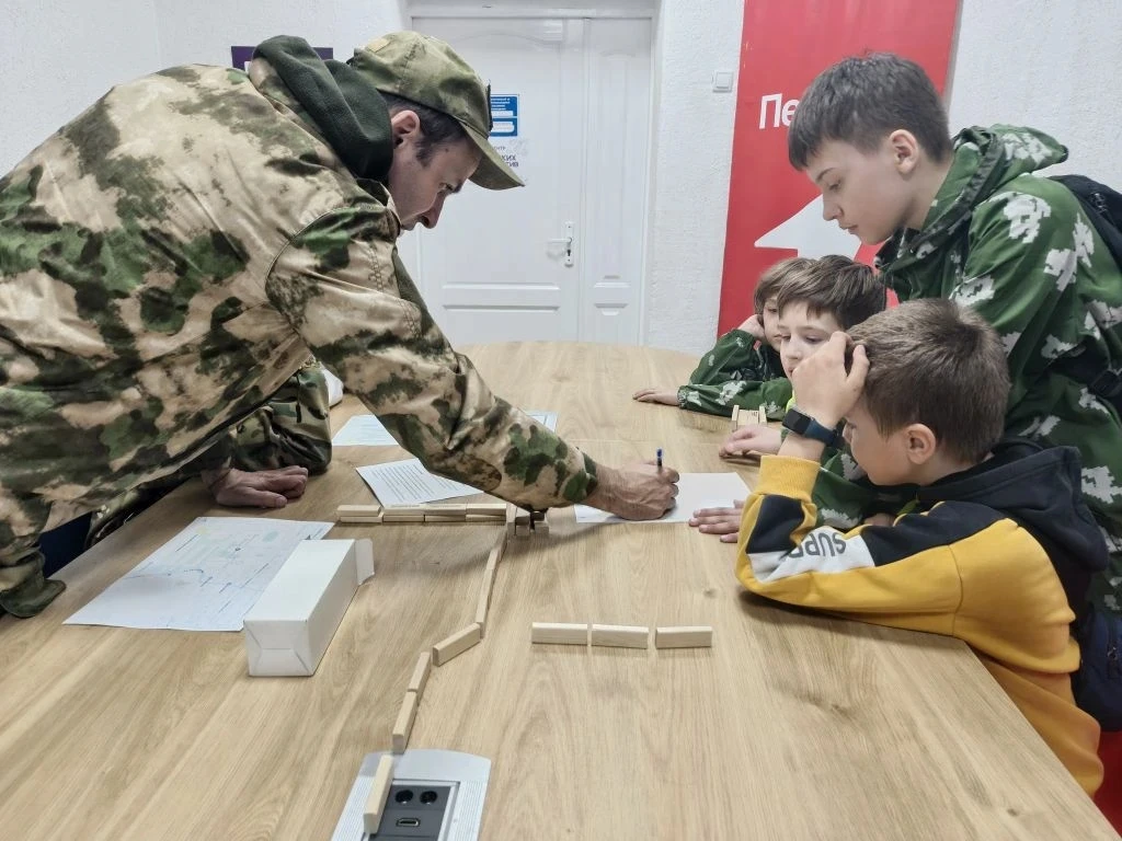 💼 ГИМНАЗИЯ-ЭТО ИНТЕРЕСНО!  💪В гимназии прошла тренировка младшего отряда «Юнармии» на тему: "Тактика