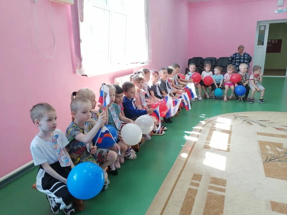 🎊В нашем детском саду прошел замечательный праздник, посвященный Дню России и Дню города! 🎈✨ Атмос