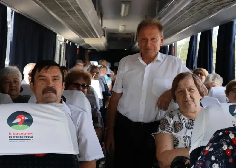 В рамках проекта «К соседям в гости» наши жители посетили Волоконовский муниципальный о...