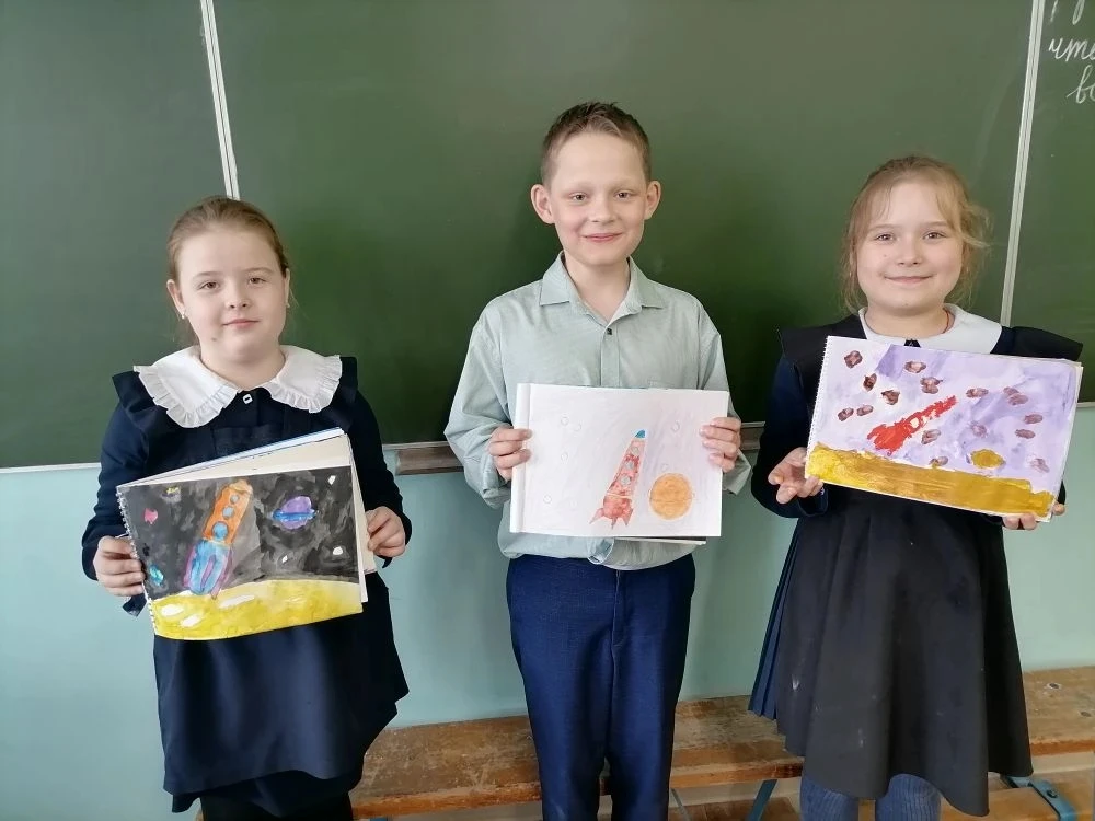 🚀В честь Дня космонавтики в 3Е классе был организован конкурс рисунков. Мероприятие нацелено на разв