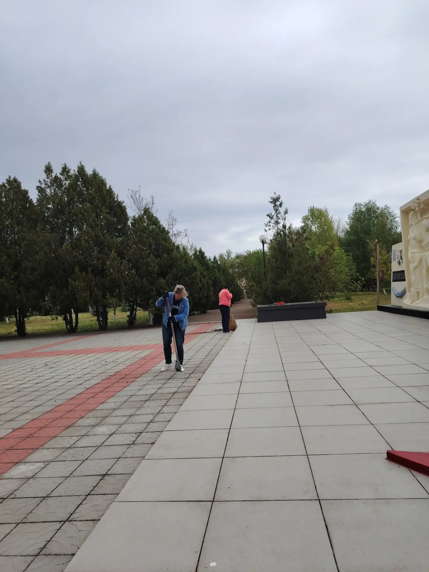 ⭐В преддверии Дня Победы (9 мая) по всей России 🇷🇺проходят субботники, направленные на благоустрой