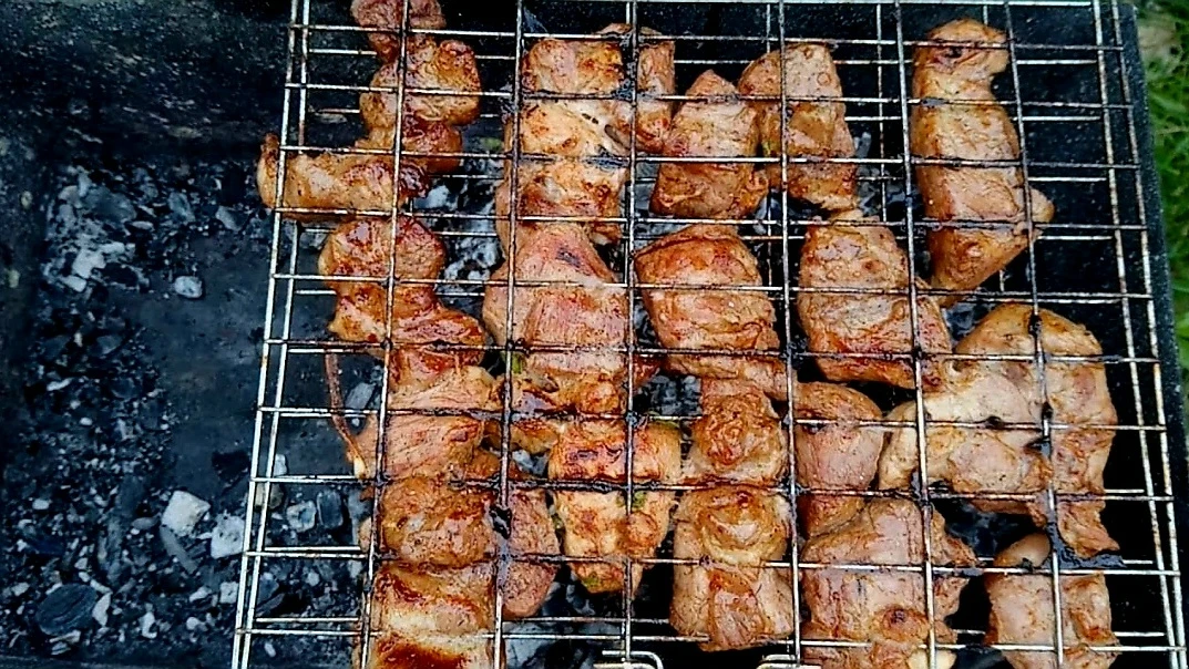 "Некоторые виды мяса на огне могут представлять опасность для здоровья." Так заявляют некоторые диет