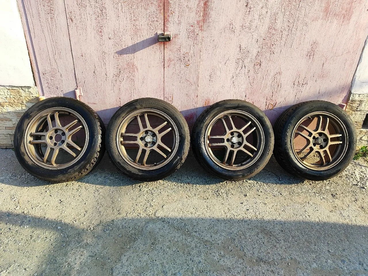 Продам комплект летних колес Tigar 215-55-17 на литых дисках 5-100 17" ширина 7 вылет 4...