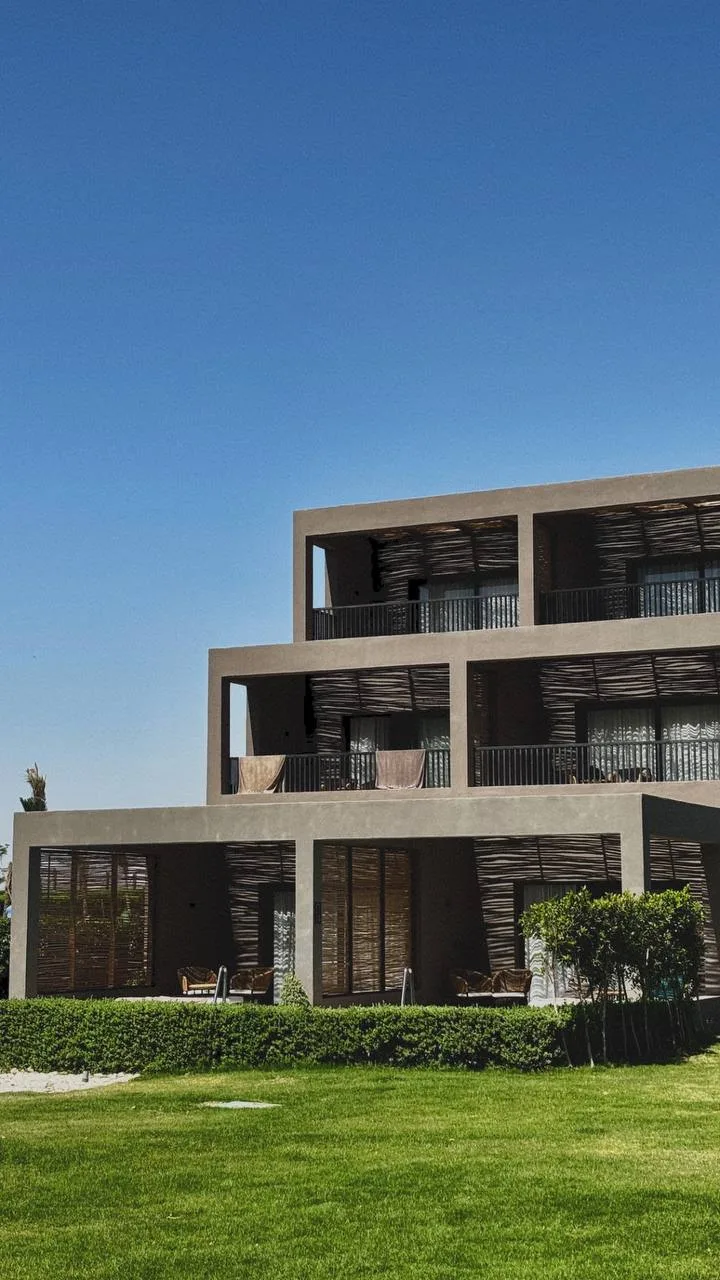 Мы в Египте. Отель Sentido Naga Bay находится в отдалённой части Хургады, вокруг пустын...