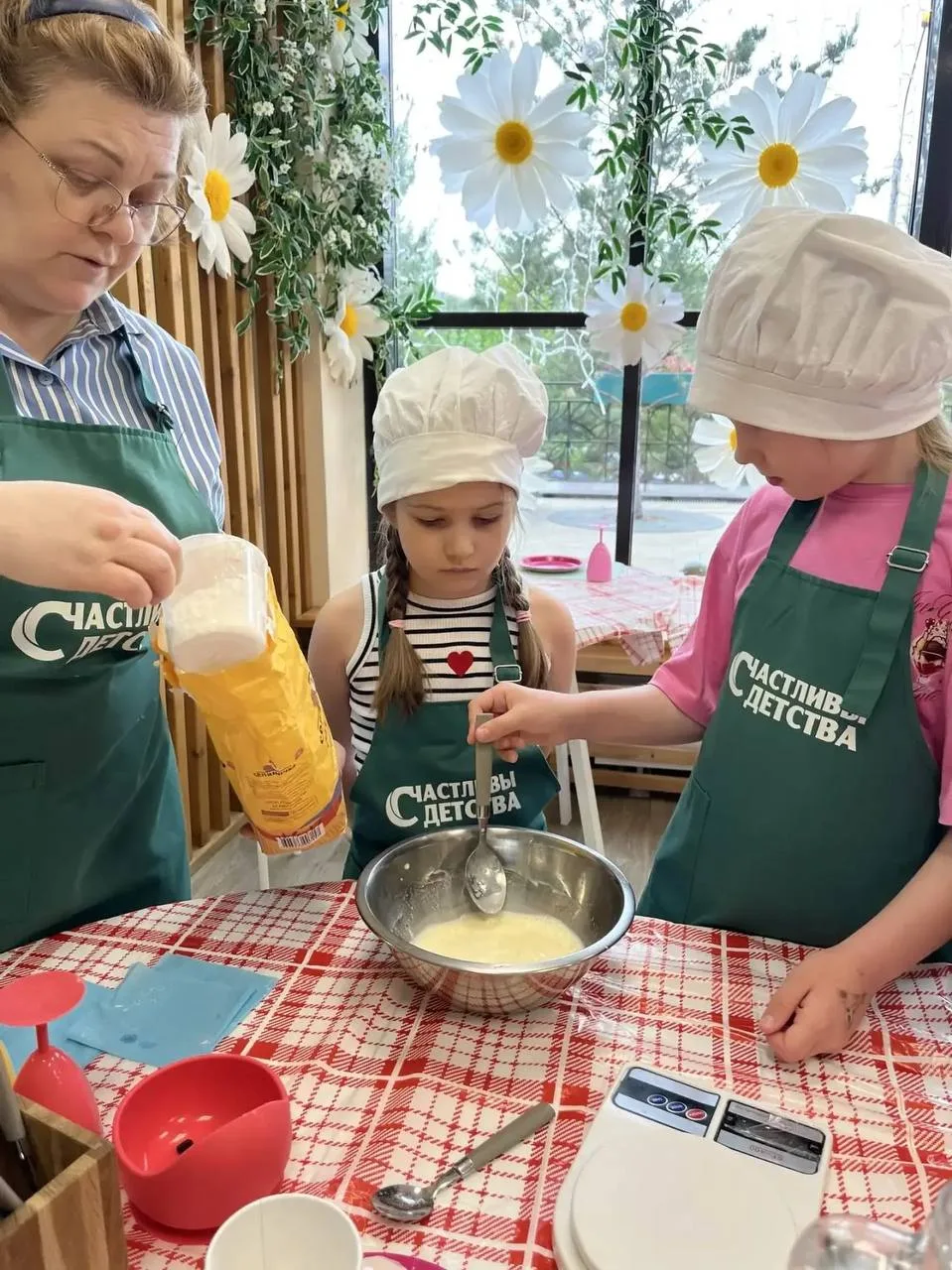 Наши кулинары сегодня готовили пельмени 🥟 Прямо от начала и до конца 😍