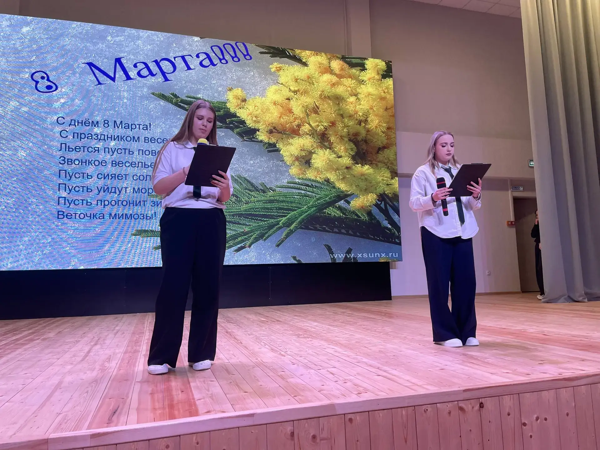 В нашей школе состоялся душевный и яркий  весенний концерт 🌸 , подготовленный учениками 8‑х классов.