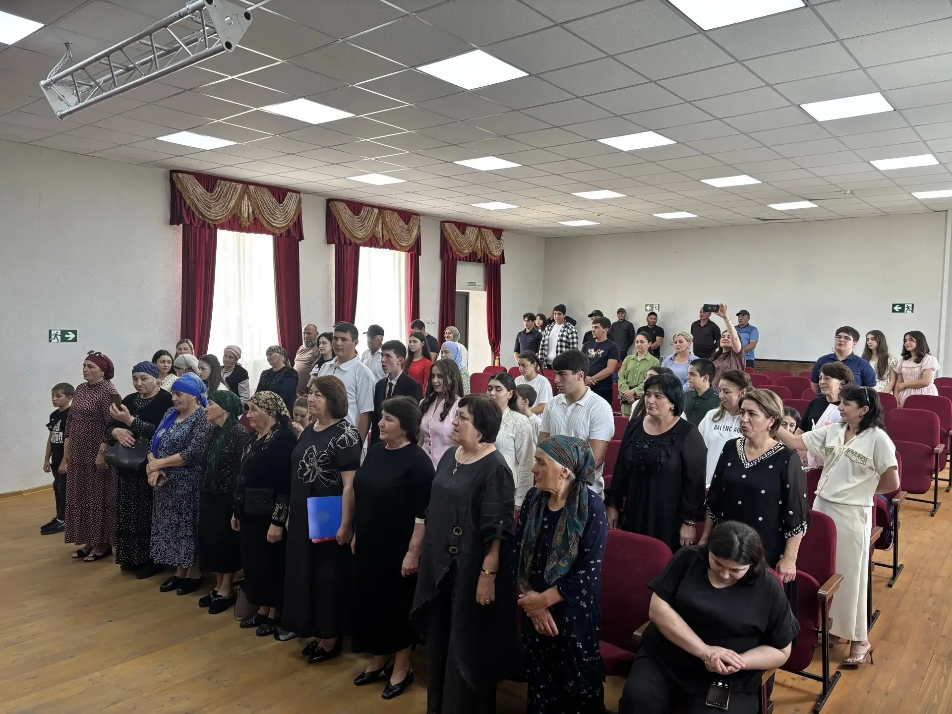 Сегодня в нашей школе состоялось торжественное вручение аттестатов выпускникам 9-х и 11...