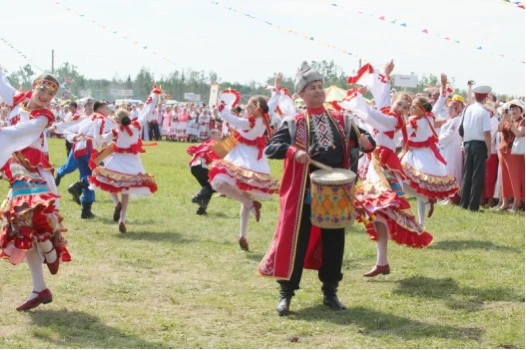 Разнообразие танцев у русских народов.