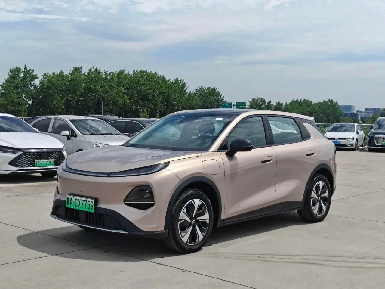 Доступен к заказу —> Changan Qiyuan Q05 2026  

🗓 11.2026 год
🚗  Пробег - 3600км

—  мощность эл м