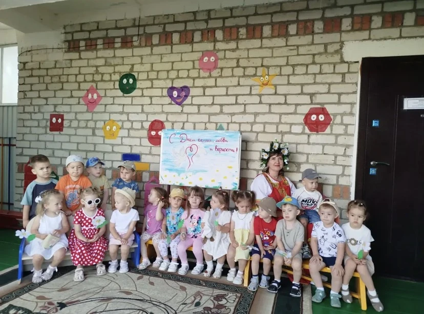 🌸 С Днем семьи, любви и верности! 🌈
Сегодня, 8 июля 2026 года, вся наша страна отмечает один из са