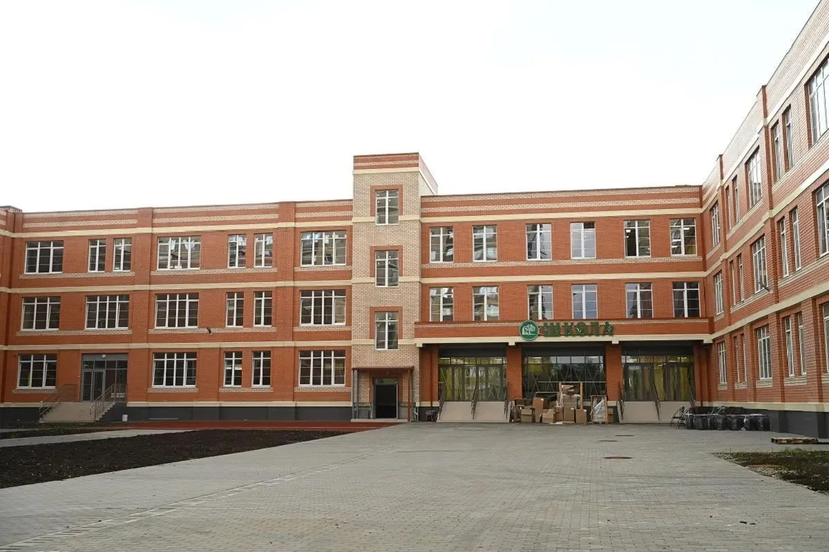 🏫 Школа на ул. им. Позднякова в Краснодаре примет детей в ноябре.
