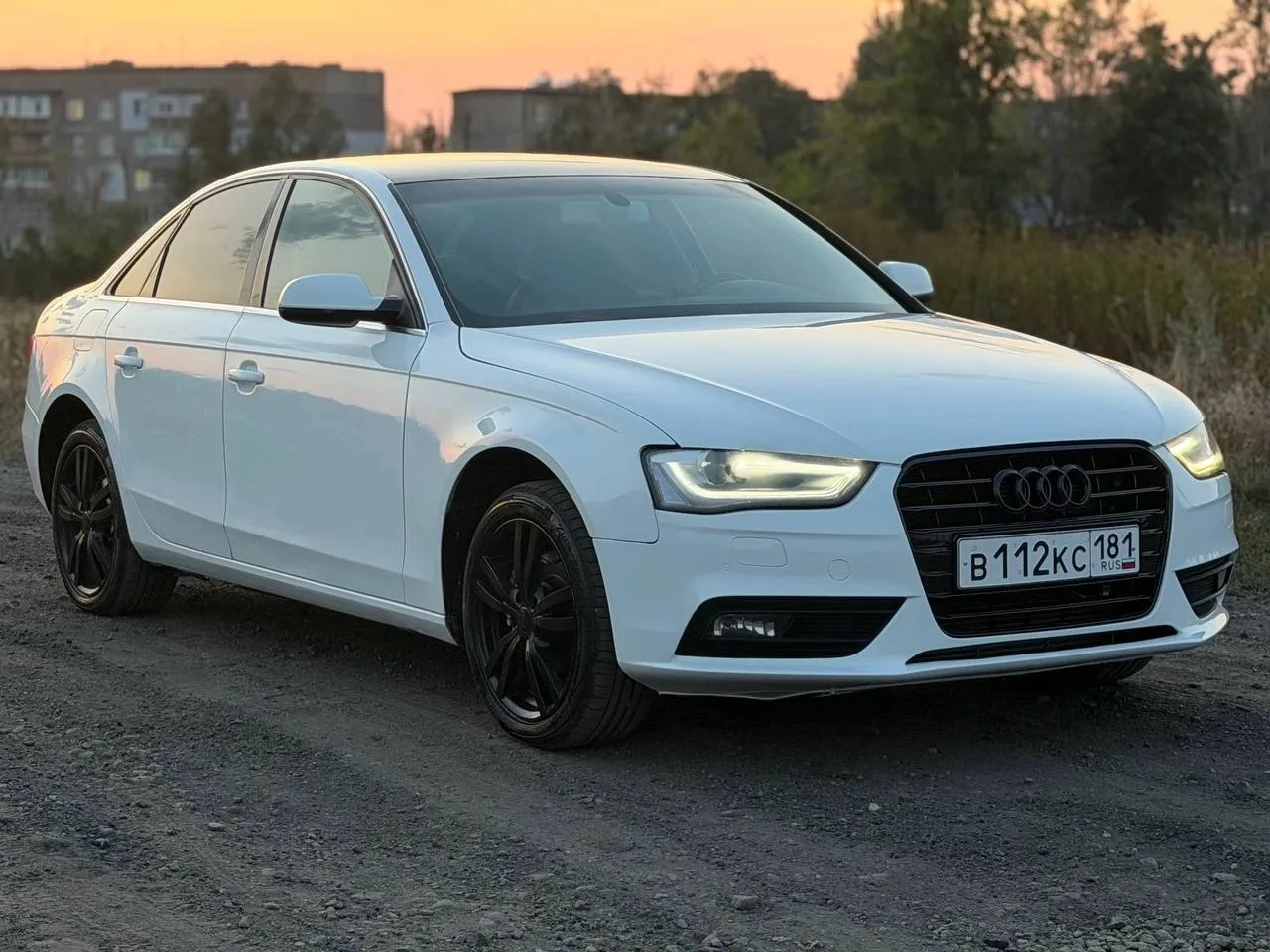 AUDI A4  2013 года,в шикарном  состоянии! 183 тыс. пробега.Автомат,передний  привод, по...
