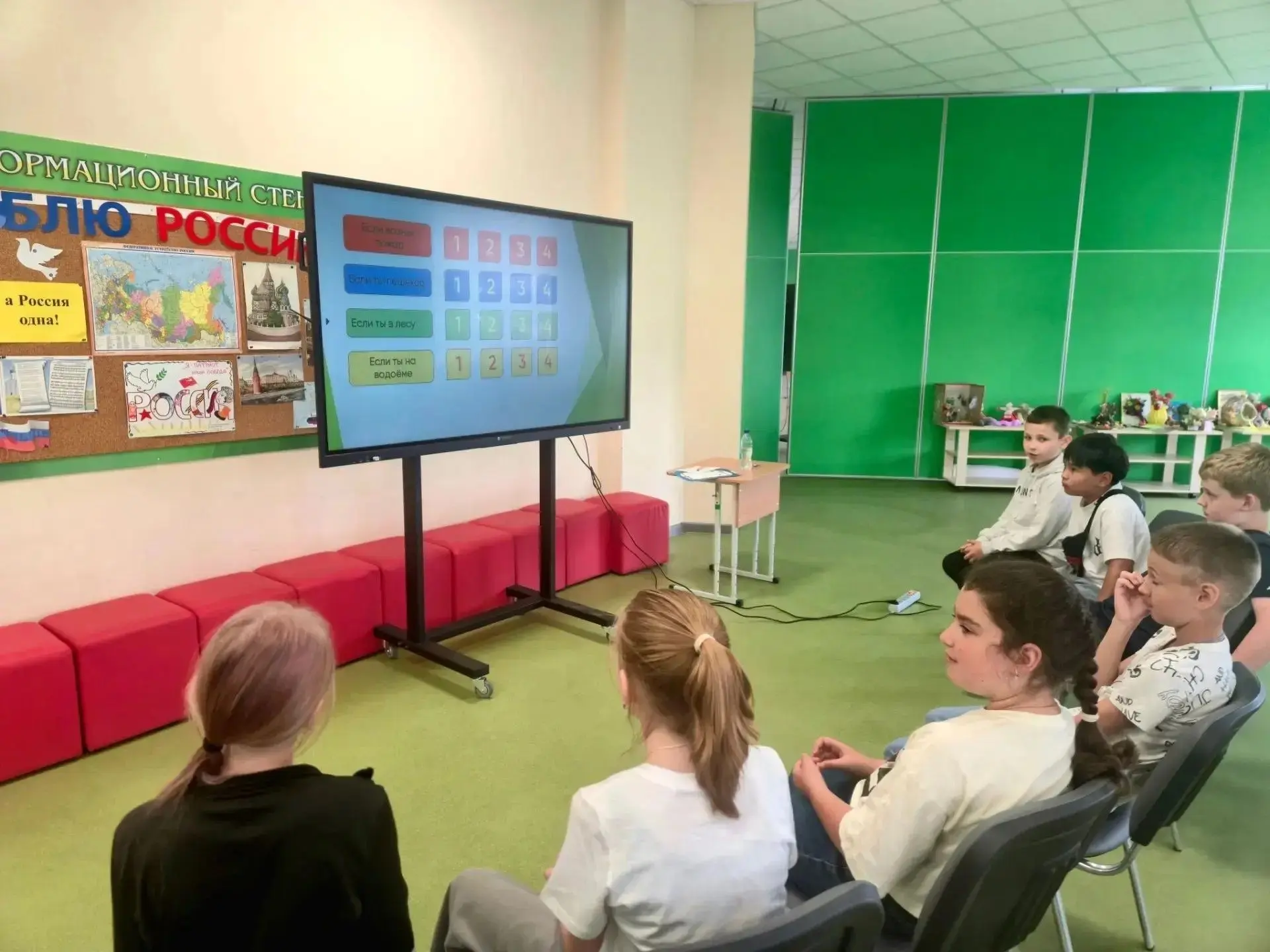 В рамках проекта «Умные каникулы» прошло познавательное занятие «Безопасное лето». Ребята вспомнили 