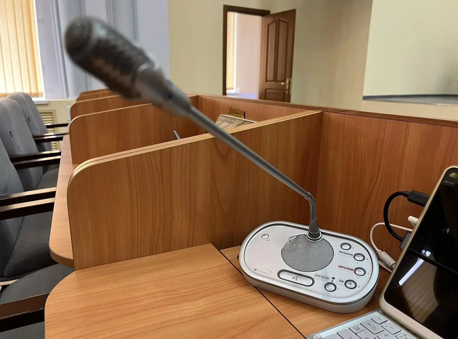 Прямые трансляции заседаний Верховного Совета: вопрос открытости или технических возмож...