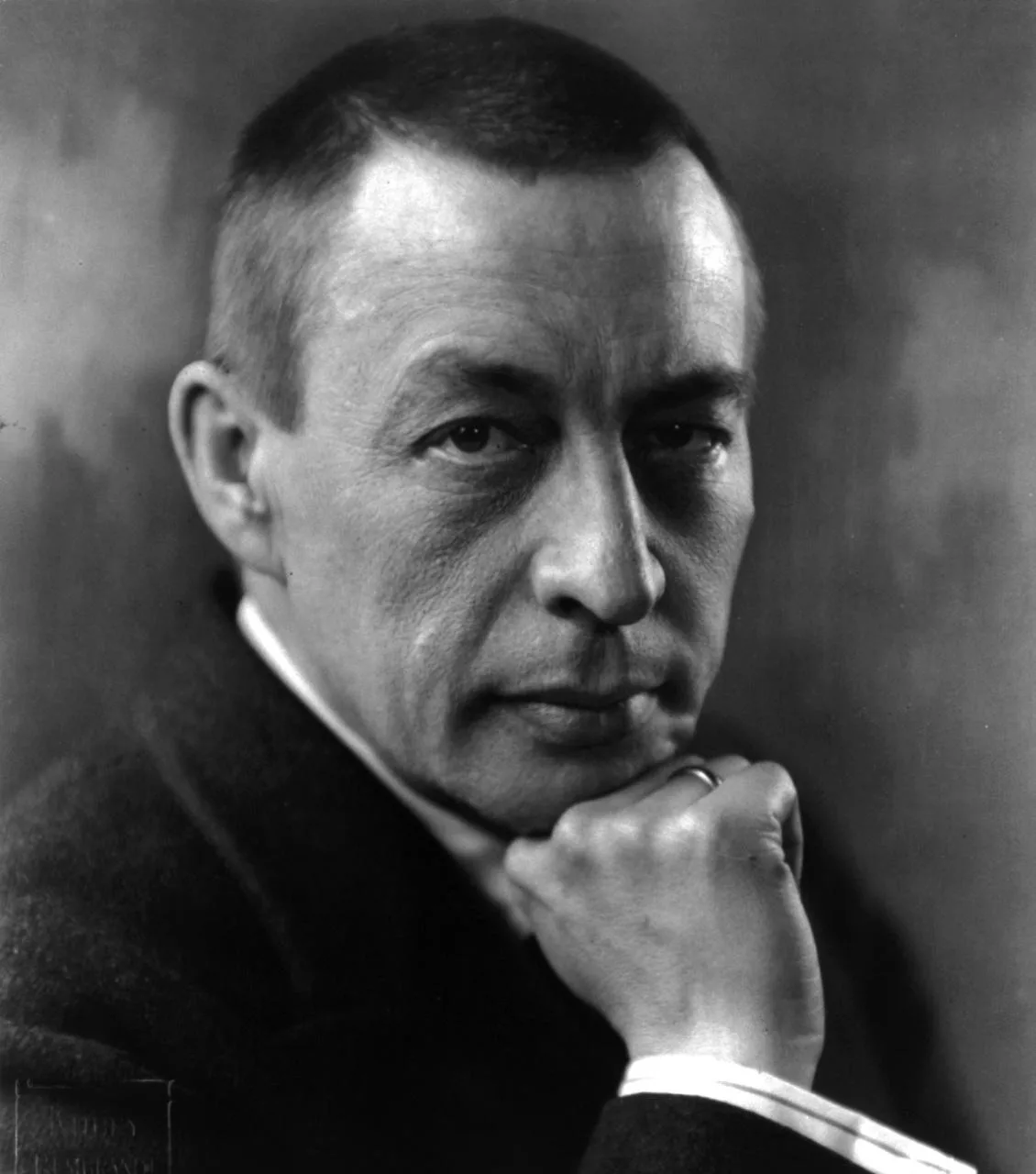🎹 Рахманинов: Как гений русской музыки покорил Америку (Бизнес-кейс 1918 года)