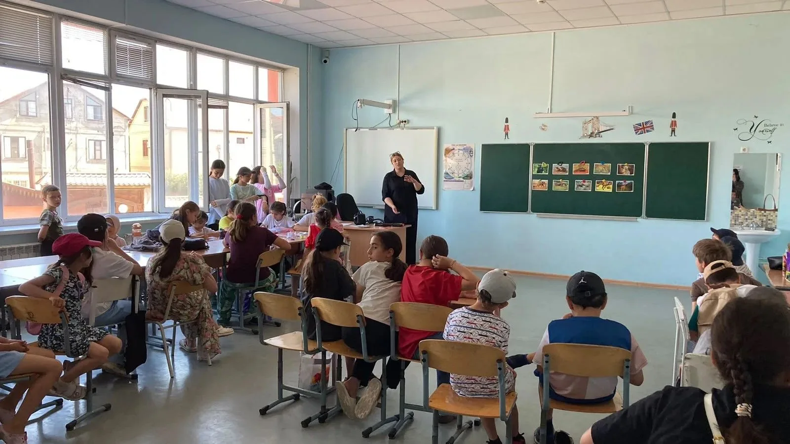 Животные жарких стран  
 
23 июня педагог со станции юных натуралистов устроила для ребят настоящий 