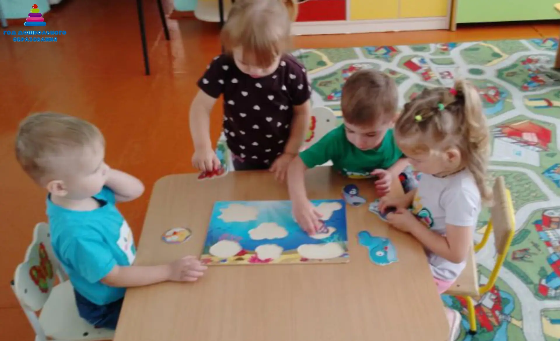 Свежий воздух и новые знания: как малыши играют с пользой