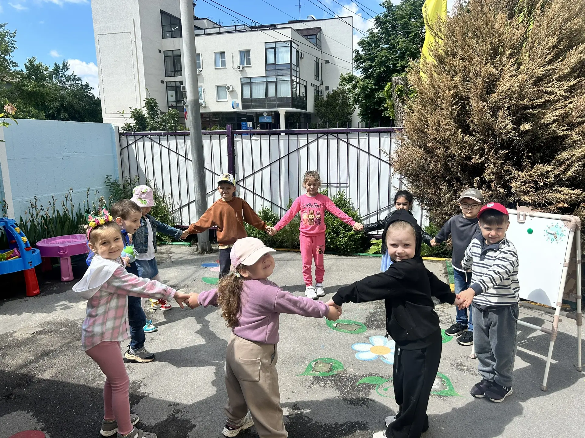 Яркое, тёплое и незабываемое лето в группе «Солнышки» началось! ☀️